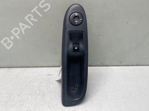 Used Right front window switch RENAULT CLIO II (BB_, CB_) 1.5 dCi (B/CB07) (65 hp) 31313407