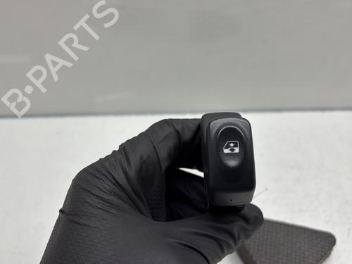 Used Right front window switch RENAULT CLIO II (BB_, CB_) 1.4 (B/CB0C, B/CB0S) (75 hp) 31115791