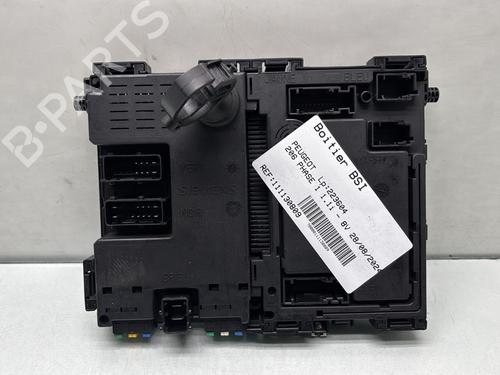 Używane Skrzynka bezpieczników PEUGEOT 206 Hatchback (2A/C) 1.1 i (60 hp) 30082662