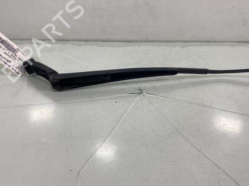 front-windshield-wiper-arm-toyota-yaris-_p9_-2005-2006-2007-2008-2009-2010-2011-2012-2013-2014-30887880 main image