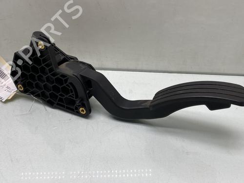 Used Pedal RENAULT LATITUDE (L70_) 2.0 dCi 150 (L70H) (150 hp) 30907454