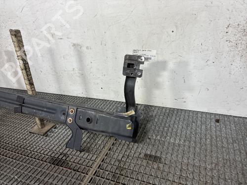 Used Front bumper reinforcement Front bumper reinforcement 37723077 37723077
