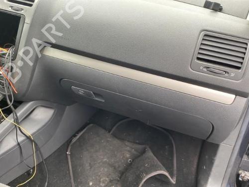 Right taillight VW GOLF V (1K1) 1.9 TDI | BP21571666C35 