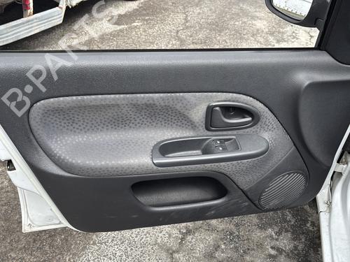 Venstre foran invendig håndtak RENAULT CLIO II (BB_, CB_) 1.2 (BB0A, BB0F, BB10, BB1K, BB28, BB2D, BB2H, CB0A,... | BP28705149I13 