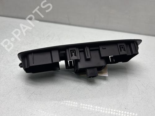 Used Right front window switch Right front window switch RENAULT MEGANE IV Hatchback (B9A/M/N_) 1.2 TCe 130 (B9MR) (130 hp) 32175567 32175567