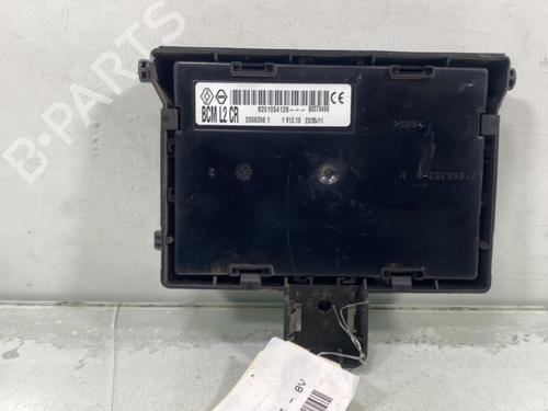 Used Fuse box RENAULT CLIO III (BR0/1, CR0/1) 1.5 dCi (C/BR0G, C/BR1G) (68 hp) 30941102