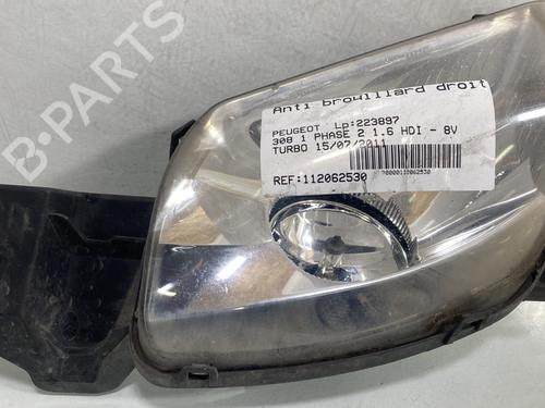 Used Right front fog light PEUGEOT 308 I (4A_, 4C_) 1.6 HDi (92 hp) 29413540