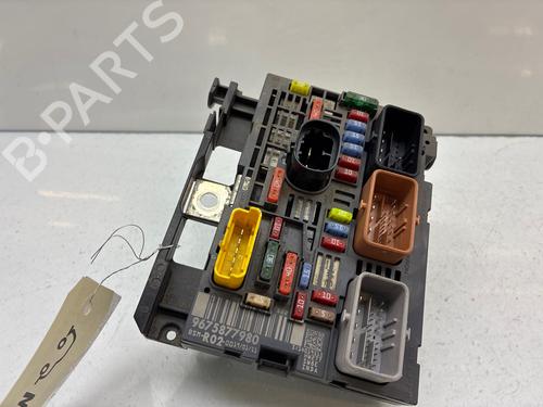 fuse-box-peugeot-3008-i-mpv-0u_-2009-2010-2011-2012-2013-2014-2015-2016-2017-37465396 main image