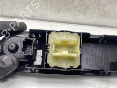 Used Left front window switch RENAULT CLIO IV (BH_) 1.5 dCi 75 (75 hp) 19960329