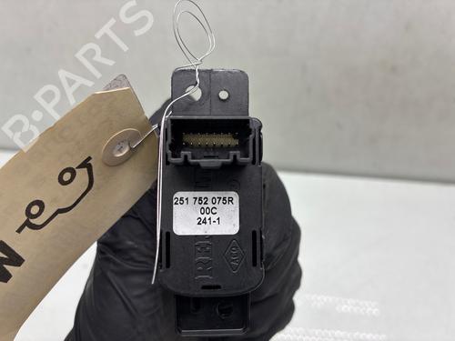 Switch RENAULT CLIO V (B7_) 1.3 TCe 140 (B7N0) | BP38066723I30 - Image 2