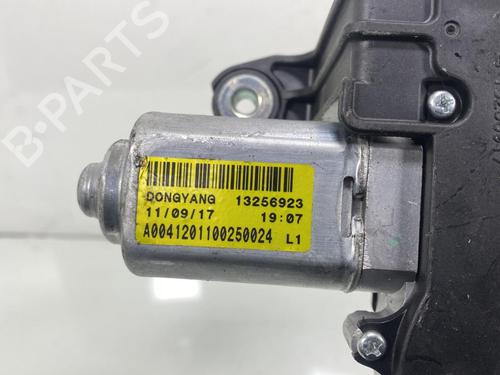 Used Rear wiper motor Rear wiper motor OPEL ZAFIRA TOURER C (P12) 1.4 (75) (120 hp) 19970701 19970701