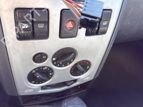 Right front fog light DACIA LOGAN MCV (KS_) 1.6 16V (KS0L, KS0M, KS0P, KS1S) | BP30751378C31 - Image 8