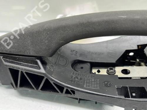 Used Front right exterior door handle Front right exterior door handle 20184228 20184228