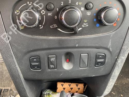 Fuse box DACIA LOGAN MCV II 1.5 dCi | BP30490194E1  - Image 10
