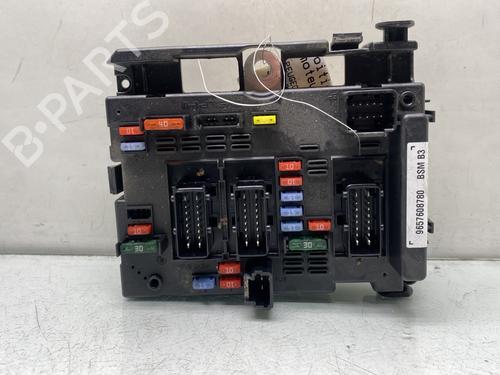 Used Fuse box PEUGEOT 206 Hatchback (2A/C) 1.4 HDi eco 70 (68 hp) 31712465