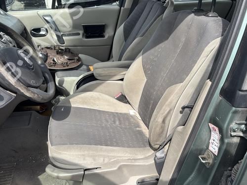 Left headlight RENAULT SCÉNIC II (JM0/1_) 1.5 dCi (JM1E, JM16) | BP31293438C28 