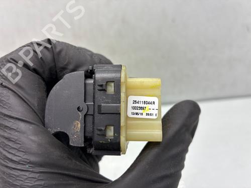 Left front window switch RENAULT CLIO IV (BH_) 1.5 dCi 90 | BP37171621I27 - Image 2