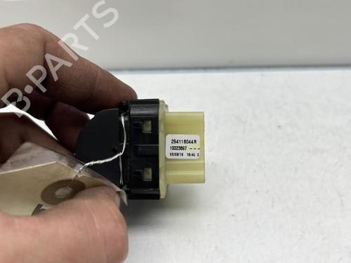 Left front window switch RENAULT CLIO IV (BH_) 1.5 dCi 75 | BP19949708I27 