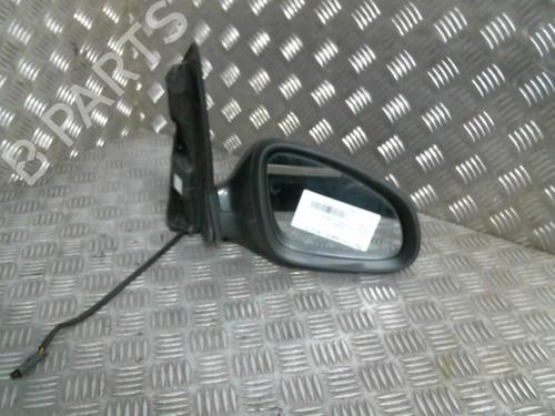 Retrovisor direito Retrovisor direito 19980504 19980504