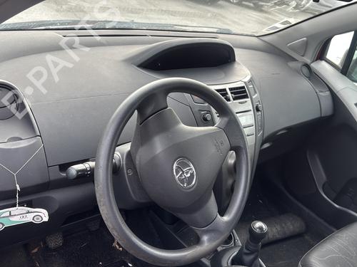 Seat buckle TOYOTA YARIS (_P9_) 1.0 VVT-i (KSP90_, KSP90R) | BP30878604I32 