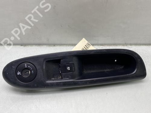 Used Right front window switch RENAULT CLIO II (BB_, CB_) 1.5 dCi (B/CB07) (65 hp) 24428863