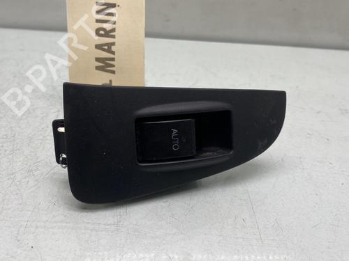 Interrupteur de vitre arrière gauche TOYOTA AVENSIS Estate (_T25_) 2.0 D-4D (ADT250_, ADT250R) (126 hp) 30576298