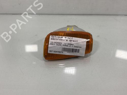Used Right front indicator VW POLO Coupe (86C, 80) 1.0 Cat (45 hp) 19976195