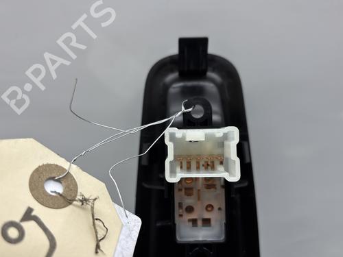 Used Left rear window switch Left rear window switch RENAULT KADJAR (HA_, HL_) 1.6 dCi 130 4x4 (HLA4) (130 hp) 31213373 31213373