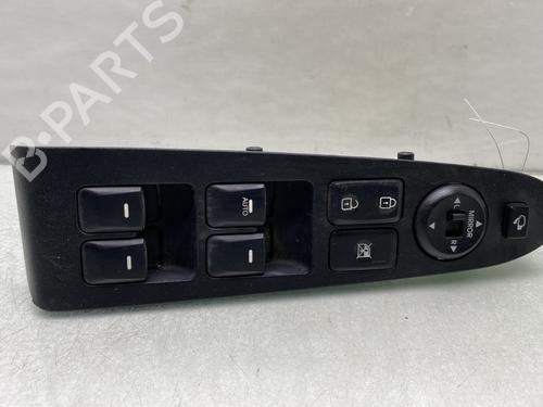Used Left front window switch KIA SPORTAGE III (SL) 2.0 CRDi AWD (136 hp) 30790938