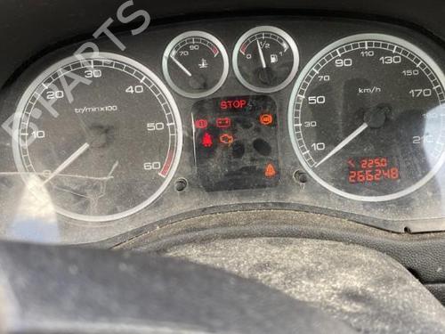 Fuse box PEUGEOT 307 Break (3E) 2.0 HDI 110 | BP24200331E1  - Image 11