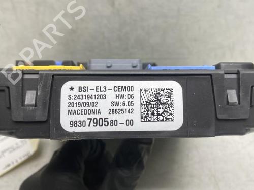 Used Fuse box Fuse box CITROËN C3 III (SX) 1.2 PureTech 82 (83 hp) 19961296 19961296