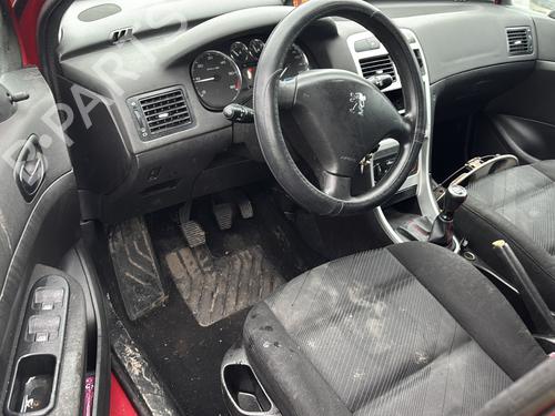 Fuse box PEUGEOT 307 (3A/C) 1.6 HDi | BP32063359E1 