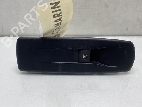 Used Right front window switch RENAULT MEGANE III Hatchback (BZ0/1_, B3_) 1.5 dCi (BZ09, BZ0D, BZ1W, BZ29, BZ14) (110 hp) 27721702