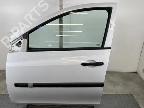 Dør venstre foran RENAULT CLIO III (BR0/1, CR0/1) 1.5 dCi (BR17, CR17) (86 hp) 29481891