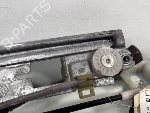 Used Front left window mechanism Front left window mechanism RENAULT MEGANE II (BM0/1_, CM0/1_) 1.5 dCi (BM1E, CM1E) (106 hp) 33427433 33427433