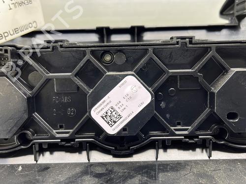 Used Climate control Climate control RENAULT ARKANA I (LCM_, LDN_) 1.6 E-TECH 145 (LDMU) (143 hp) 26715299 26715299