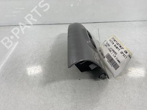 Used Right front window switch NISSAN JUKE (F15) 1.5 dCi (110 hp) 19956293