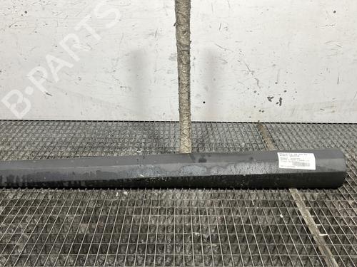 Used Door moulding trim RENAULT MEGANE III Grandtour (KZ0/1) 1.5 dCi (KZ09, KZ0D, KZ1G, KZ29, KZ14, KZ1W, KZ10, KZ1F,... (110 hp) 32125911