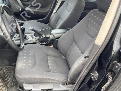 Left headlight VOLVO S60 I (384) 2.4 D | BP31880905C28