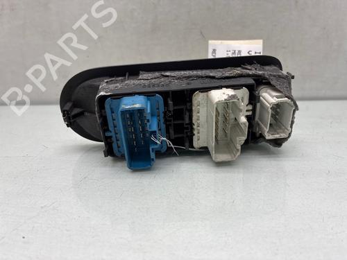 Used Left front window switch Left front window switch RENAULT MEGANE II Coupé-Cabriolet (EM0/1_) 1.9 dCi (120 hp) 34561079 34561079
