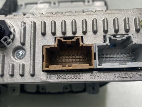 Used Radio Radio OPEL CORSA E (X15) 1.4 (08, 68) (90 hp) 31281606 31281606