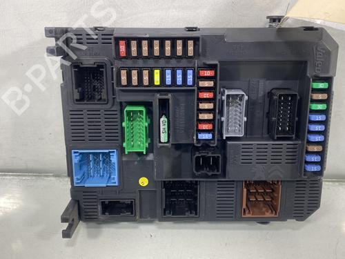 Fuse box CITROËN C4 Picasso II 1.6 HDi / BlueHDi 115 | BP30082617E1 