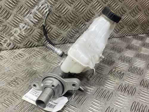 Used Brake master cylinder Brake master cylinder RENAULT MEGANE IV Hatchback (B9A/M/N_) 1.5 dCi 110 (B9A3) (110 hp) 33171757 33171757