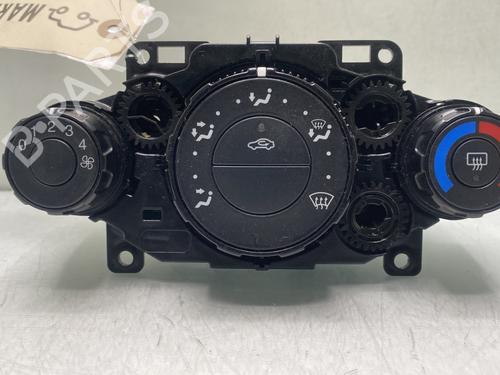 Used Climate control FORD FIESTA VI (CB1, CCN) 1.25 (82 hp) 31205819
