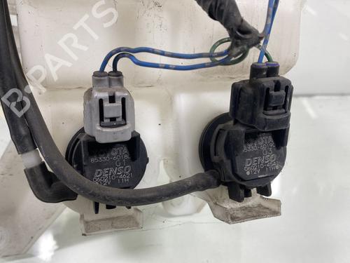 windscreen-washer-tank-toyota-yaris-_p9_-2005-2006-2007-2008-2009-2010-2011-2012-2013-2014-26461906 main image