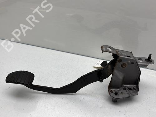 Used Clutch pedal RENAULT CLIO III (BR0/1, CR0/1) 1.4 16V (98 hp) 30297201