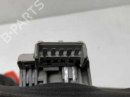 Used Right taillight FORD FIESTA III (GFJ) 1.1 (50 hp) 21386571