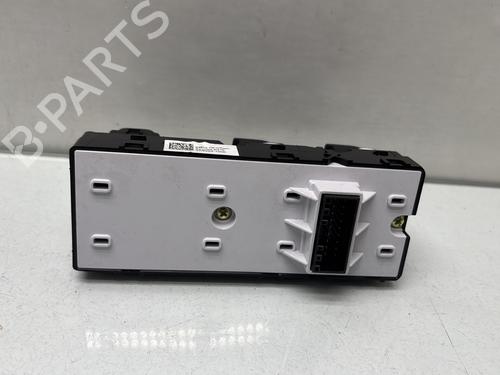 left-front-window-switch-kia-stonic-yb-2017-32671171 main image