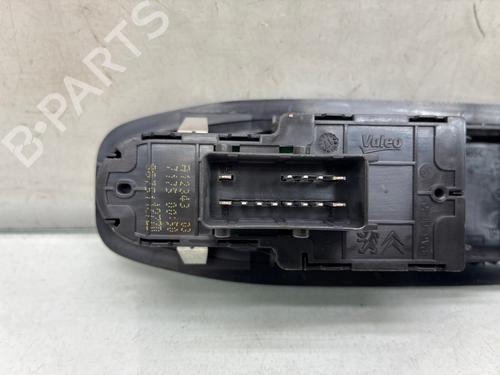 Venstre Foran elrute bryter Venstre Foran elrute bryter PEUGEOT 208 I (CA_, CC_) 1.6 HDi / BlueHDi 75 (75 hp) 37171796 37171796