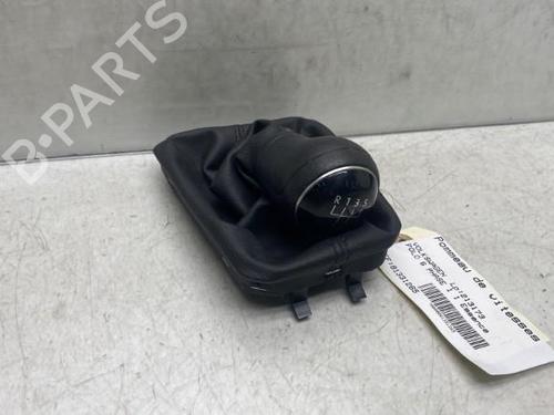 Used Shift knob Shift knob VW POLO VI (AW1, BZ1, AE1) 1.0 (75 hp) 19991207 19991207